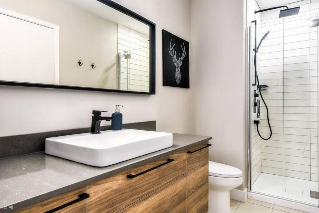 Chic Mt-Tremblant Condo With View On The Lake By Denstays Mont-Tremblant Esterno foto