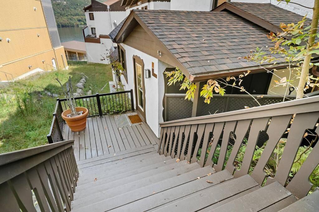 Chic Mt-Tremblant Condo With View On The Lake By Denstays Mont-Tremblant Esterno foto