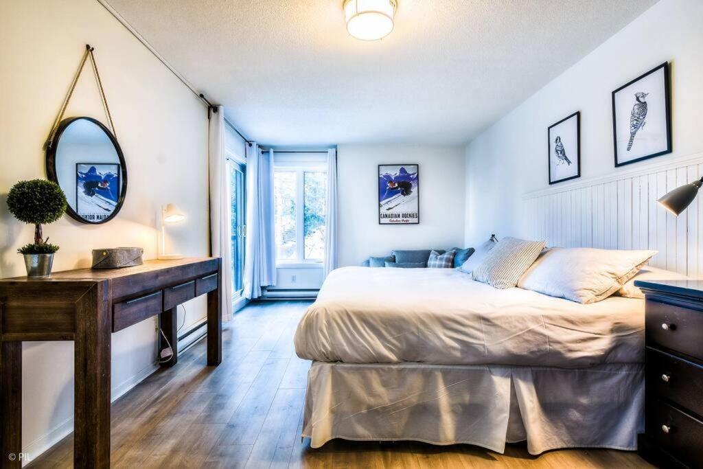 Chic Mt-Tremblant Condo With View On The Lake By Denstays Mont-Tremblant Esterno foto