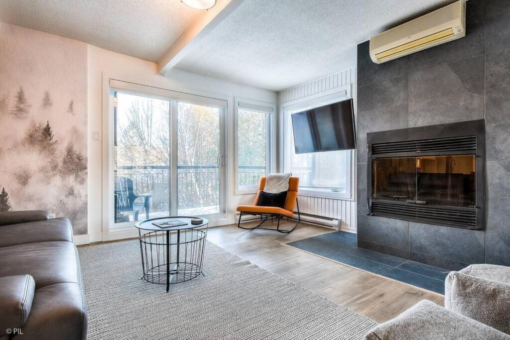 Chic Mt-Tremblant Condo With View On The Lake By Denstays Mont-Tremblant Esterno foto