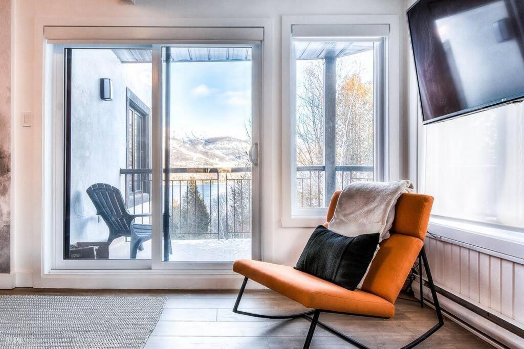 Chic Mt-Tremblant Condo With View On The Lake By Denstays Mont-Tremblant Esterno foto