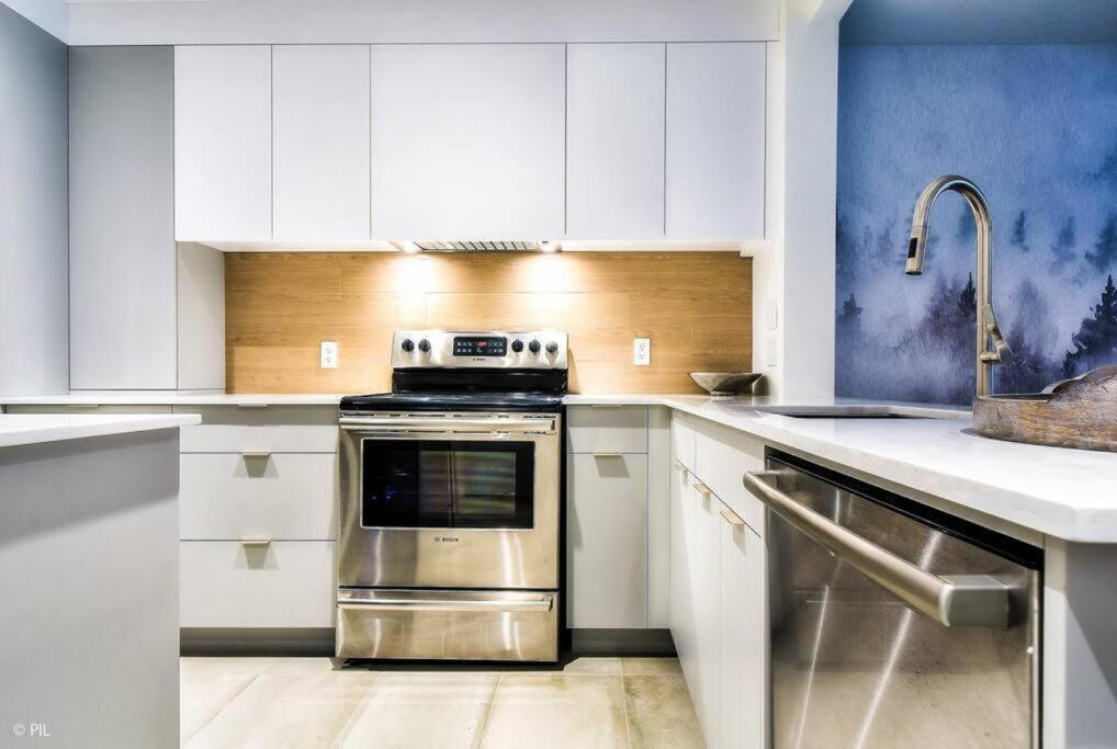 Chic Mt-Tremblant Condo With View On The Lake By Denstays Mont-Tremblant Esterno foto